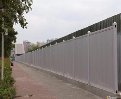 工程建設服務中，使用PVC施工圍擋有什么特點